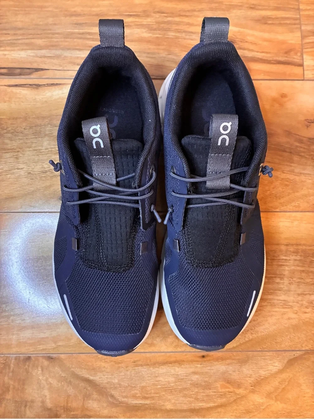 On Cloud Sky Kid’s Athletic Shoe Sneakers, deep navy blue- size 3.5